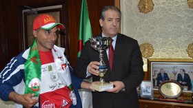 ولد علي يكرم عداء اجتاز 22 ولاية سيرا على الأقدام