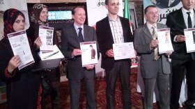 سفير بريطانيا بالجزائر يكرم الفائزين في مسابقة اللغة الإنجليزية