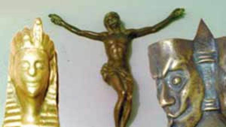 ثلاثة جزائريين بينهم شرطي ضمن شبكة دولية لتهريب الآثار إلى الخارج