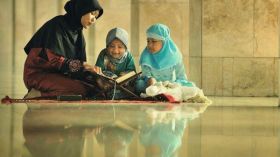 رمضان فرصتك للارتباط وذويك بالصلاة والقرآن.. كيف؟!