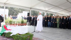 جيلا الثورة والإستقلال يودعان علي كافي