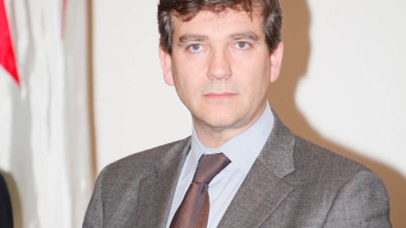 وزير الإنعاش الفرنسي: “تصرف لونغي شخصي لا يعبّر عن فرنسا الرسمية”