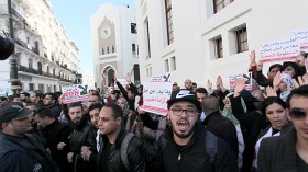 الأطباء المقيمون ينقلون احتجاجهم إلى شوارع العاصمة!