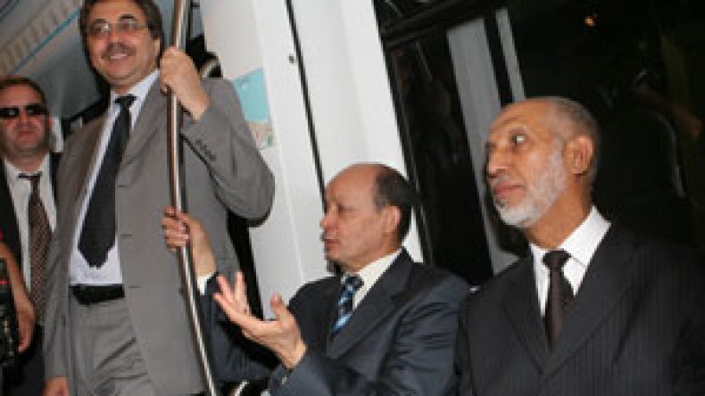 وزراء الحكومة يحضرون أول تجربة للمترو من البريد المركزي إلى حي البدر