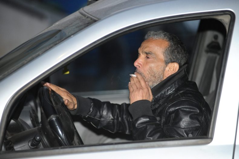 Bill: Smoking While Driving to Be Prohibited in Algeria