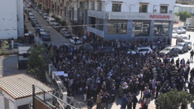 “عدل” تدفع المستفيدين مرّة أخرى إلى الاحتجاج