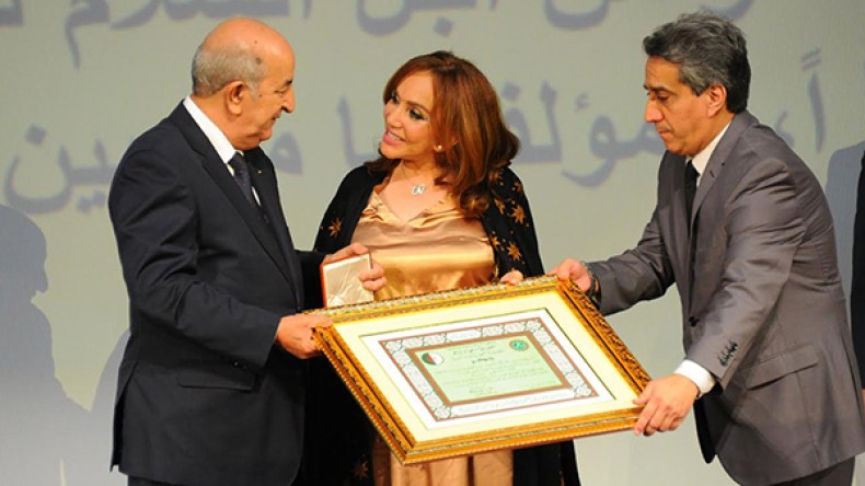 الكتّاب رمز الوطن ونحتاج جيلا بأخلاق وطنية لا يتطاول عليهم