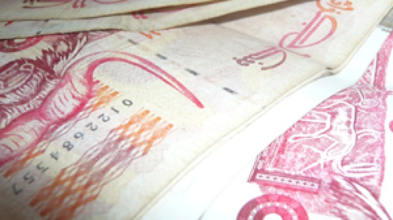 وادي حمام الضلعة بالمسيلة يفيض بأوراق الألف دينار