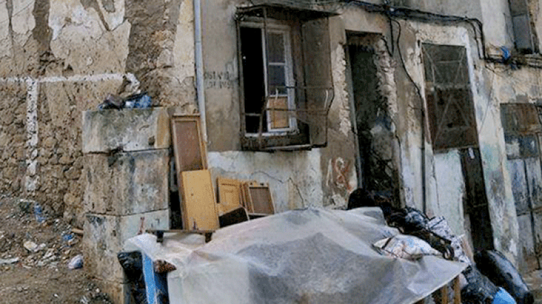 وفاة شيخ في انهيار جزئي يوم ترحيل عائلته نحو سكنات جديدة بوهران