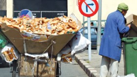 ‭ ‬الجزائريون‭ ‬يرمون‭ ‬35‭ ‬مليارا‭ ‬من‭ ‬الخبز‭ ‬في‭ ‬المزابل‭ ‬خلال‭ ‬رمضان