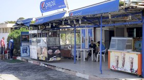 إعلاميون يقيمون بفندق المنار يستنجدون بسلال ووزير السياحة