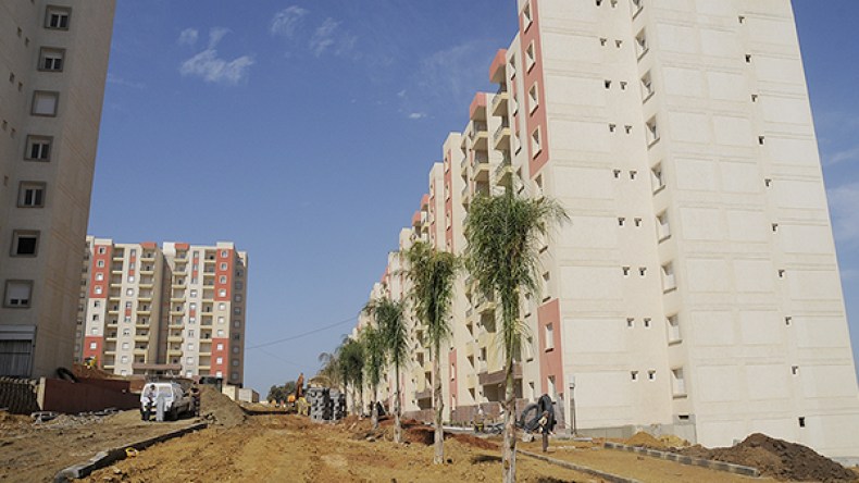 “هبات وإتاوات” لتمويل مشاريع “عدل” و”السوسيال”!