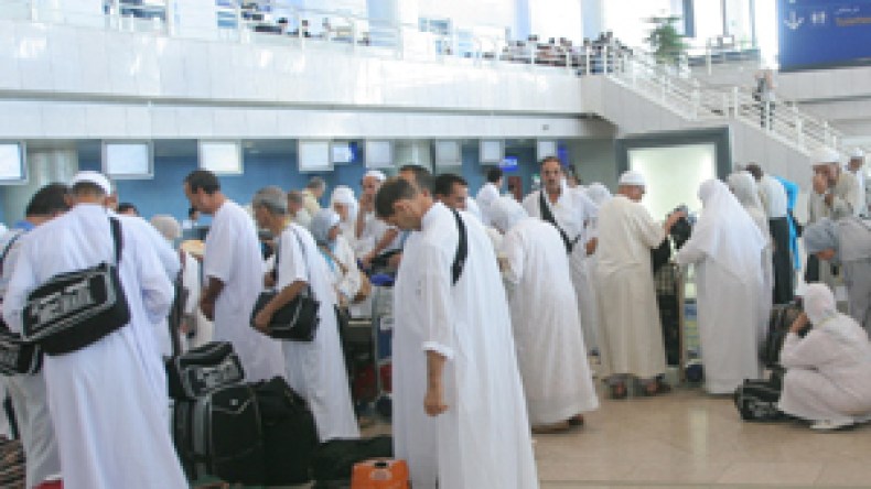 غلام الله يطالب بالانصياع لأوامره وبربارة مستعدّ لطرد المخالفين من البعثة