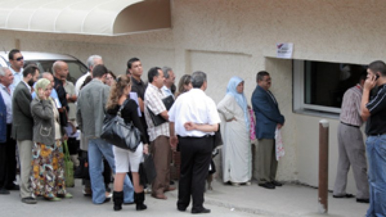 الجزائر تحذر باريس من إنعكاسات شروط منح الفيزا على المحادثات القنصلية