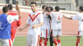 بلوزداد تفجر بجاية و قارب الملاحين يتحطم على صخور البيبان