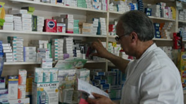 مراجعة المرسوم التنفيذي المتعلق بتعاقد الصيادلة مع صناديق الضمان الاجتماعي