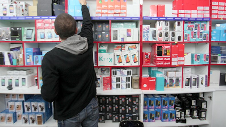 الهاتف الذكي بـ25 مليونا في جمهورية “بلفور”!