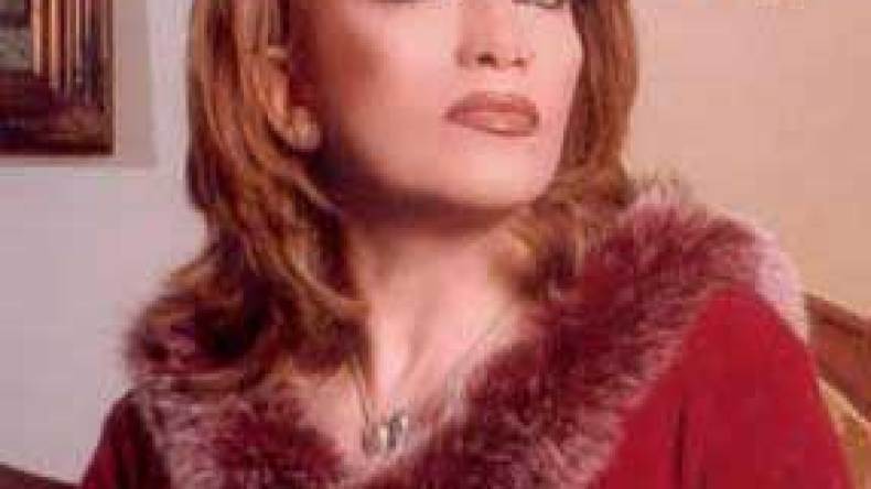 أحلام مستغانمي تكتب للطيفة العرفاوي