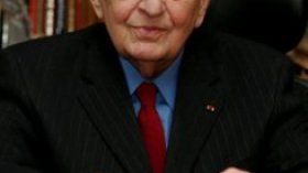 Algerian war vetran Louizet Aghil Ahriz: â€œGen. Marcel Bigeard was able to apologize to Algerian people and free his conscience from sufferance before dyingâ€