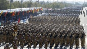 صحيفة: إيران تحاول تشكيل مجموعات مسلحة داخل سوريا