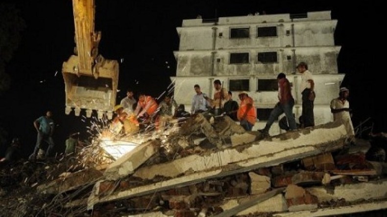 حصيلة انهيار مبنى قرب بومباي ترتفع إلى 72 قتيلا