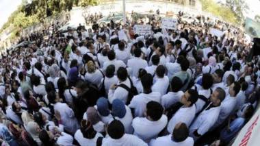 Doctors injured and arrested while protesting near President Office