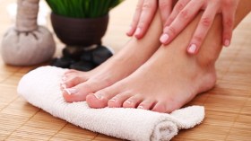 لصحتك وجمالك اعتني بقدميك