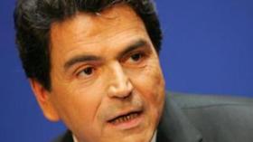 “الذين ينظرون إلى الخلف عبر المرآة العاكسة مخطئون “