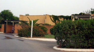 Former ministers and top executives ordered to evacuate most prestigious state residence