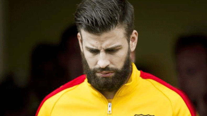 حملة واسعة لطرد بيكي من المنتخب الإسباني