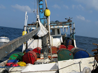 Echorouk pays visit to families of Algerian seamen whose cargo-ship was seized by Somali pirates in Indian Ocean