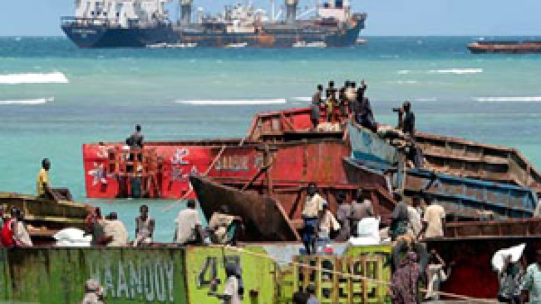 انطلاق المفاوضات مع القراصنة من طرف مسير الباخرة