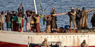 Les pirates somaliens détiennent 200 otages, une tragédie humanitaire