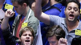 ارتفاع النفط أكثر من ثلاثة دولارات بفضل خطط إنقاذ البنوك