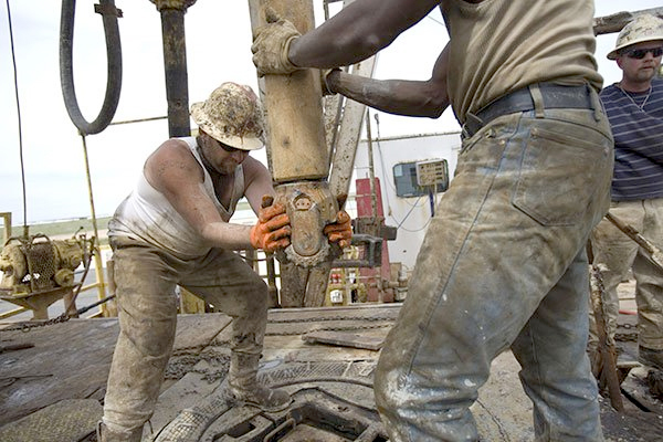 IEF15 Forum: A few days to go for Algeria to bridge gap between “arch-rivals” for setting oil output ceiling