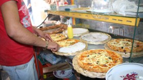 ستة آلاف بيتزيريا غير مرخصة تهدد حياة الجزائريين