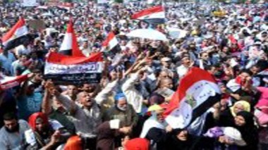 Place Tahrir : des manifestants revendiquent ’le rétablissement des pouvoirs du peuple’