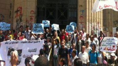 Égypte :   les manifestants de retour sur la place Tahrir au Caire