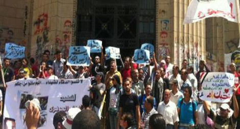 Égypte :   les manifestants de retour sur la place Tahrir au Caire