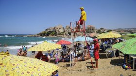 شواطئ الساحل الجزائري تبتلع 80 مصطافا