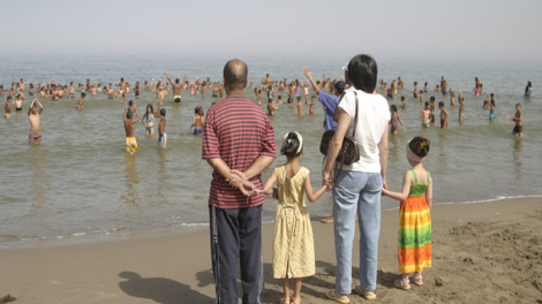 منع الكراسي و”الجاستكي” واصطحاب الحيوانات عبر الشواطئ إلاّ بشروط