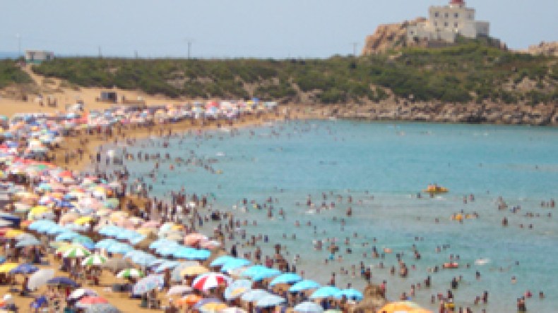 موجة حر تجتاح المناطق الداخلية الغربية والوسطى للوطن