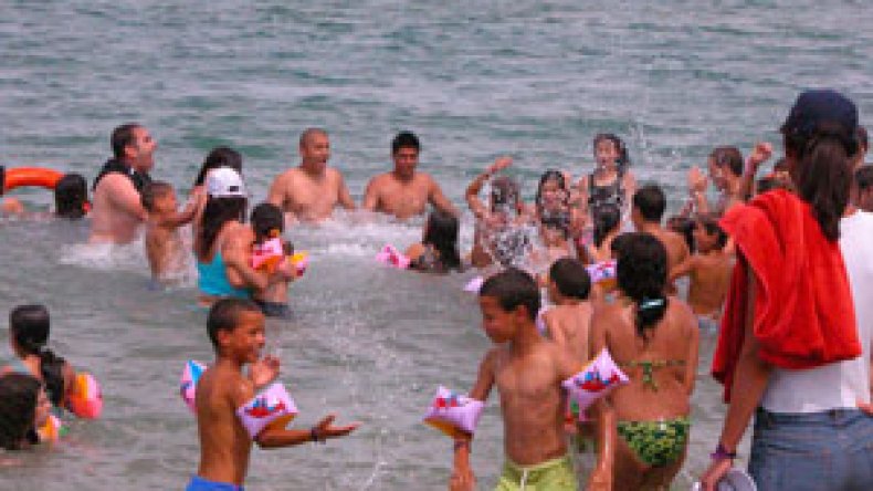 فتح 47 شاطئا مسموحا للسباحة وتجنيد 468 عون حراسة وتحليل مياه البحر