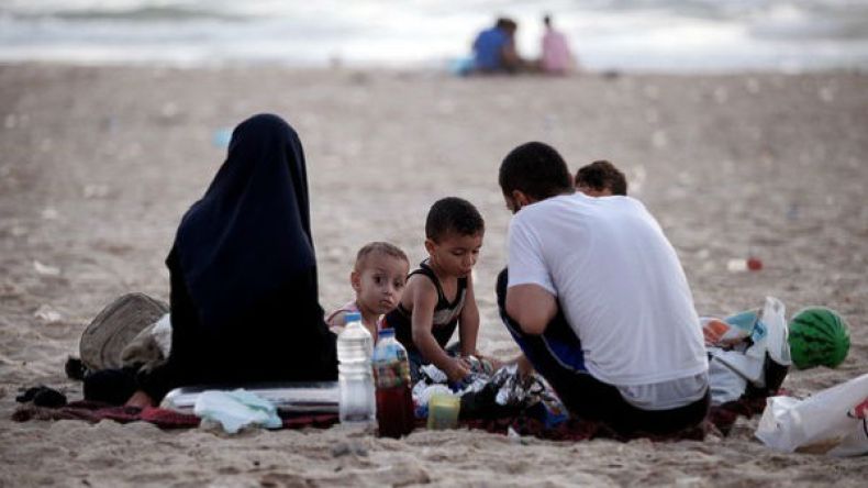 جربي قضاء ليال من الشهر الفضيل على الشاطئ!