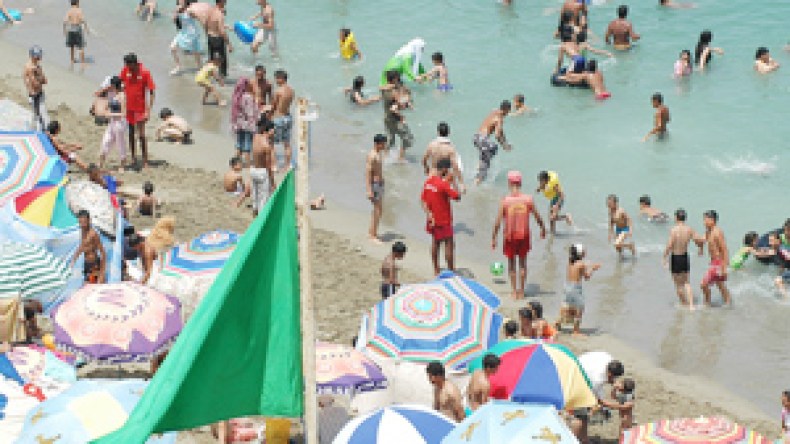 4‭ ‬ملايين‭ ‬مصطاف‭ ‬يتحدون‭ ‬بقايا‭ ‬الجماعات‭ ‬الإرهابية‭ ‬بالساحل‭ ‬الشرقي‭ ‬