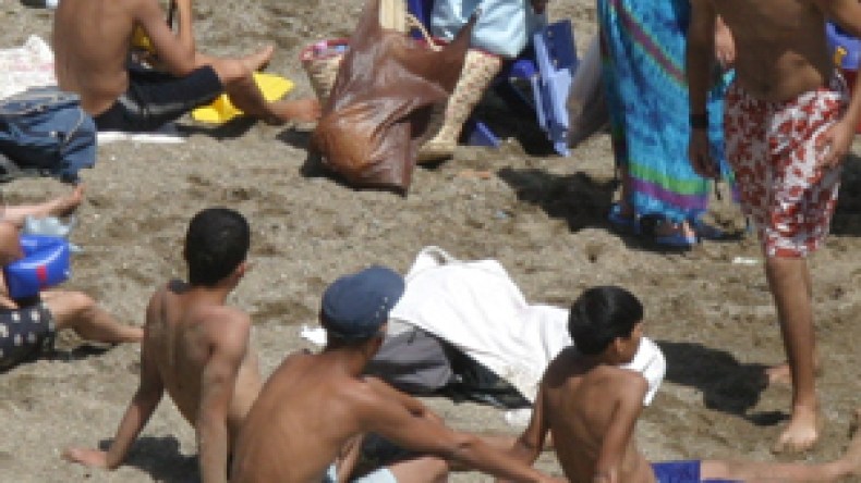 احذروا سرطان الجلد القادم من “البرونزاج” وضربات الشمس