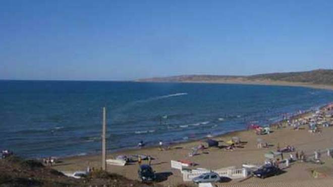 منحرفون يهاجمون المصطافين بالسيوف بوهران