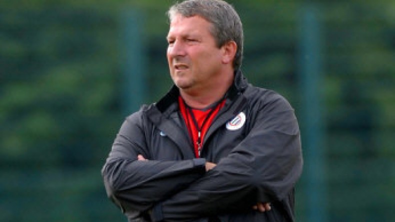 الفاف تتصل بالفرنسي كوربيس.. في انتظار الترسيم