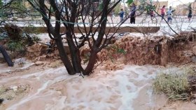 ضحايا السيول بتيميمون يطالبون بالتكفل بهم