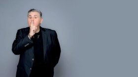 إعلامي فرنسي يُدافع عن جزائريي المهجر